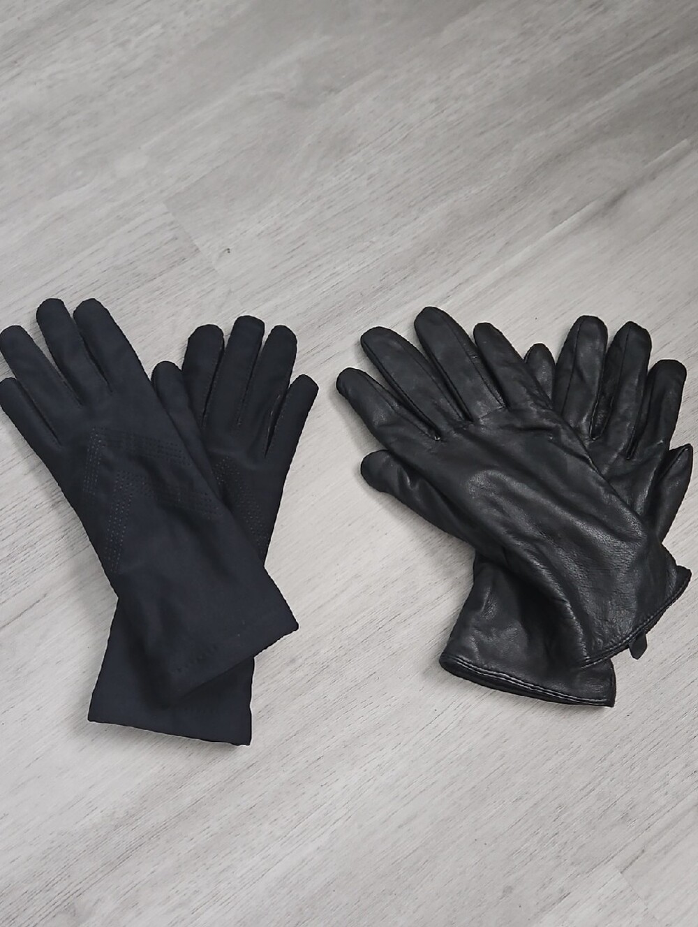 Set Of 2 Women's Black Leather and Knit Glove Set - Classic Black, Water Proof